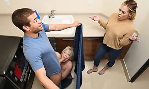 Xander fucks short-haired MILF forth both of say no to eager holes